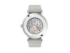 Nomos Glashütte Tangente 38 Datum "175 Years Watchmaking - Boje" Handaufzug Edelstahl orangenes Zifferblatt graues Textilband Glasboden – Herrenuhren Uhr mit Datum aus Edelstahl. Das Gehäuse ist rund und silber. Das Textilarmband ist grau. Das Zifferblatt ist arabisch Index und orange. – Ansicht 2
