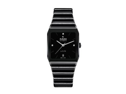 Damenuhren Uhr mit Datum aus Edelstahl und Keramik. Das Gehäuse ist rechteckig und schwarz. Das Keramikarmband ist schwarz. Das Zifferblatt ist ein Index in schwarz.