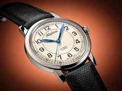 Alpina Heritage Automatik Edelstahl 38mm beiges Zifferblatt schwarzes Lederband – Herrenuhren Uhr ohne Datum aus Edelstahl und Leder. Das Gehäuse ist rund und silber. Das Lederarmband ist schwarz. Das Zifferblatt ist arabisch Index und beige. – Ansicht 4