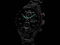 TAG Heuer Carrera Chronograph Automatik Edelstahl 44mm schwarzes Zifferblatt Metallband – Herrenuhren Chronograph aus Edelstahl und Keramik. Das Gehäuse ist rund und silber. Das Edelstahlarmband ist silber. Das Zifferblatt ist arabisch und schwarz. – Ansicht 4
