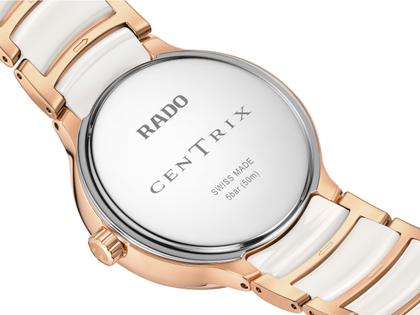 Rado Centrix Diamonds Quarz Edelstahl Roségold-PVD 35mm weißes Perlmutt-Zifferblatt mit Brillanten Metallband – Damenuhren Uhr mit Datum aus Edelstahl, Keramik und PVD beschichtet. Das Gehäuse ist rund und roségold. Das Edelstahlarmband ist roségold. Das Zifferblatt ist ein Index in weiß. – Ansicht 4