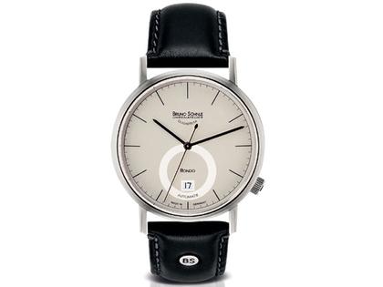 Bruno Söhnle Glashütte Rondomat II Automatik Edelstahl 41mm beiges Zifferblatt schwarzes Lederband – Herrenuhren Uhr mit Datum aus Edelstahl und Leder. Das Gehäuse ist rund und silber. Das Lederarmband ist schwarz. Das Zifferblatt ist ein Index in beige.