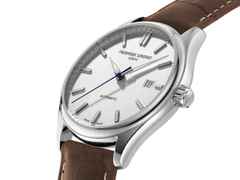 Frederique Constant Classics Index Automatik Edelstahl 40mm silberfarbenes Zifferblatt braunes Lederband – Herrenuhren Uhr mit Datum aus Edelstahl und Leder. Das Gehäuse ist rund und silber. Das Lederarmband ist braun. Das Zifferblatt ist ein Index in silber. – Ansicht 2