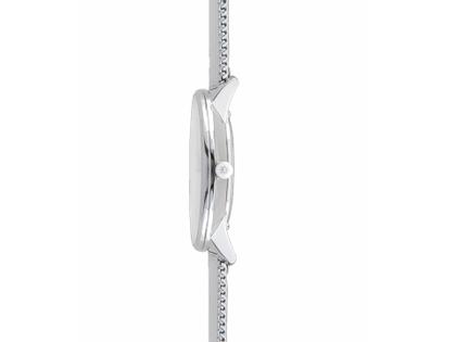 Junghans FORM Damen Quarz Edelstahl 34mm weißes Zifferblatt Metallband – Damenuhren Uhr mit Datum aus Edelstahl. Das Gehäuse ist rund und silber. Das Edelstahlarmband ist silber. Das Zifferblatt ist ein Index in weiß. – Ansicht 2