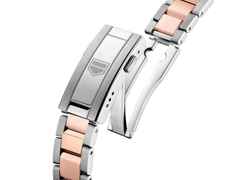TAG Heuer Aquaracer Professional 200 Solargraph Quarz Edelstahl Roségold 34mm schwarzes Perlmutt-Zifferblatt mit Brillanten Metallband – Damenuhren Uhr mit Datum aus 750 Rotgold und Edelstahl. Das Gehäuse ist rund und silber-roségold. Das Edelstahlarmband mit Gold ist silber-roségold. Das Zifferblatt ist ein Index in schwarz. – Ansicht 4