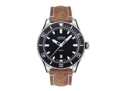 Union Glashütte Belisar  Datum Sport Automatik Edelstahl 45mm schwarzes Zifferblatt schwarzes Kautschukband – Herrenuhren Uhr mit Datum aus Edelstahl. Das Gehäuse ist rund und silber. Das Kautschuk / Kunststoff / Silikon Armband ist schwarz. Das Zifferblatt ist ein Index in schwarz. – Ansicht 2