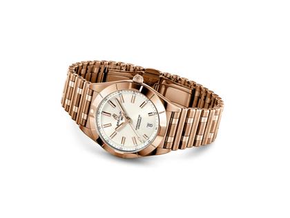 Breitling Chronomat 32 Quarz Rotgold weißes Zifferblatt Metallband – Damenuhren Uhr mit Datum aus 750 Rotgold. Das Gehäuse ist rund und roségold. Das Goldarmband ist roségold. Das Zifferblatt ist ein Index in weiß. – Ansicht 2