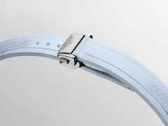 Longines Conquest Automatik Edelstahl 34mm blaues Zifferblatt blaues Kautschukband – Damenuhren Uhr mit Datum aus Edelstahl. Das Gehäuse ist rund und silber. Das Kautschuk / Kunststoff / Silikon Armband ist blau. Das Zifferblatt ist ein Index in blau. – Ansicht 4