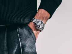 TAG Heuer Carrera Chronograph Automatik Edelstahl 39mm silberfarbenes Zifferblatt Metallband – Herrenuhren Chronograph aus Edelstahl und Keramik. Das Gehäuse ist rund und silber. Das Edelstahlarmband ist silber. Das Zifferblatt ist ein Index in silber. – Ansicht 7