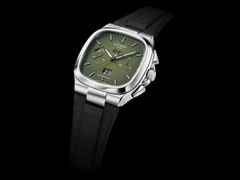Glashütte Original Seventies Chronograph Panoramadatum Automatik Edelstahl 40mm Fab Green schwarzes Kautschukband – Herrenuhren Chronograph aus Edelstahl. Das Gehäuse ist quadratisch und silber. Das Kautschuk / Kunststoff / Silikon Armband ist schwarz. Das Zifferblatt ist ein Index in grün. – Ansicht 3