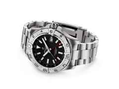 Breitling Avenger GMT 44 Automatik Edelstahl schwarzes Zifferblatt Metallband – Herrenuhren Uhr mit Datum aus Edelstahl. Das Gehäuse ist rund und silber. Das Edelstahlarmband ist silber. Das Zifferblatt ist ein Index in schwarz. – Ansicht 3
