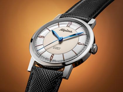 Alpina Heritage Automatik Edelstahl 38mm silberfarbenes Zifferblatt schwarzes Lederband – Herrenuhren Uhr ohne Datum aus Edelstahl und Leder. Das Gehäuse ist rund und silber. Das Lederarmband ist schwarz. Das Zifferblatt ist arabisch Index und silber. – Ansicht 4