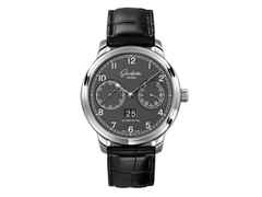Glashütte Original Senator Observer Automatik Edelstahl 44mm graues Zifferblatt schwarzes Alligatorlederband – Herrenuhren Uhr mit Datum aus Edelstahl. Das Gehäuse ist rund und silber. Das Lederarmband Kroko / Alligator ist schwarz. Das Zifferblatt ist arabisch und grau.