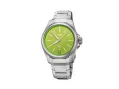 Oris ProPilot X Kermit Automatik Titan 39mm grünes Zifferblatt Metallband – Herrenuhren Uhr mit Datum aus Titan. Das Gehäuse ist rund und grau. Das Titanarmband ist grau. Das Zifferblatt ist ein Index in grün.