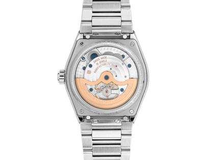 Frederique Constant Highlife Perpetual Calendar Manufacture Automatik Edelstahl 41mm blaues Zifferblatt Metallband – Herrenuhren Uhr mit Kalender aus Edelstahl. Das Gehäuse ist rund und silber. Das Edelstahlarmband ist silber. Das Zifferblatt ist ein Index in blau. – Ansicht 2