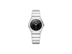 Omega Constellation Quarz Edelstahl  poliert 28mm schwarzes Zifferblatt Metallband – Damenuhren Uhr ohne Datum aus Edelstahl. Das Gehäuse ist rund und silber. Das Edelstahlarmband ist silber. Das Zifferblatt ist ein Index in schwarz.