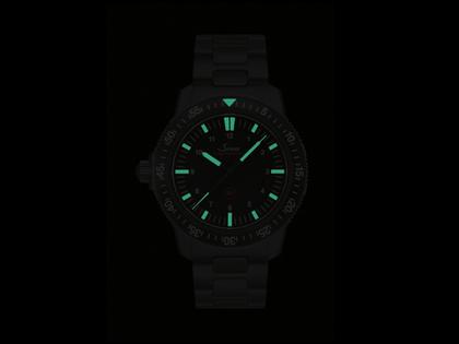 Sinn Spezialuhren EZM 3 S Automatik Edelstahl 41mm schwarzes Zifferblatt Metallband – Herrenuhren Uhr mit Datum aus Edelstahl. Das Gehäuse ist rund und schwarz. Das Edelstahlarmband ist schwarz. Das Zifferblatt ist arabisch Index und schwarz. – Ansicht 4