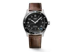Longines Spirit Zulu Time Automatik Edelstahl 42mm mattschwarzes Zifferblatt braunes Lederband – Herrenuhren Uhr mit Datum aus Edelstahl, Keramik und Leder. Das Gehäuse ist rund und silber. Das Lederarmband ist braun. Das Zifferblatt ist arabisch und schwarz.