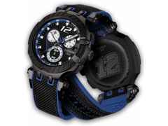Tissot T-Race MotoGP              2019 Chronograph Limited Edition Thomas Lüthi Quarz – Herrenuhren Chronograph aus Edelstahl und PVD beschichtet. Das Gehäuse ist rund und schwarz. Das Kautschuk / Kunststoff / Silikon Armband ist schwarz. Das Zifferblatt ist ein Index in schwarz.