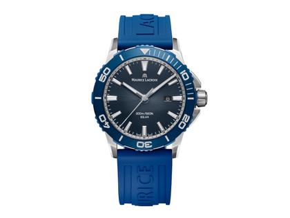 Maurice Lacroix Pontos S Solar Date Quarz Edelstahl 42mm blaues Zifferblatt blaues Kautschukband – Herrenuhren Uhr mit Datum aus Aluminium, Edelstahl und Kautschuk. Das Gehäuse ist rund und silber. Das Kautschuk / Kunststoff / Silikon Armband ist blau. Das Zifferblatt ist ein Index in blau.