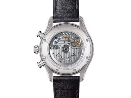 Union Glashütte Belisar Chronograph Silvretta Classic 2026 Limitierte Edition Automatik Edelstahl 44mm beiges Zifferblatt gelbes Textilband schwarzes Lederband und Metallband – Herrenuhren Chronograph aus Edelstahl und Leder. Das Gehäuse ist rund und silber. Das Textilarmband ist gelb. Das Zifferblatt ist ein Index in beige. – Ansicht 2