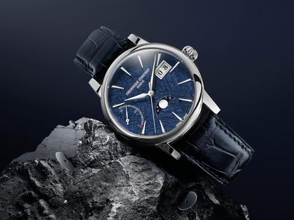 Frederique Constant Manufacture Classic Power Reserve Big Date Limited Edition Automatik Platin 40mm blaues Zifferblatt blaues Lederband – Herrenuhren Uhr mit Datum aus 950 Platin und Leder. Das Gehäuse ist rund und silber. Das Lederarmband Kroko / Alligator ist blau. Das Zifferblatt ist ein Index in blau. – Ansicht 4