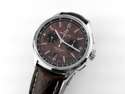 Breitling Premier B01 Chronograph Bentley Centenary Limited Edition Automatik 42mm Lederband AB01181A1Q1X1 Full Set Occasion Neu – Herrenuhren Chronograph aus Edelstahl. Das Gehäuse ist rund und silber. Das Lederarmband ist braun. Das Zifferblatt ist ein Index in braun. – Ansicht 4