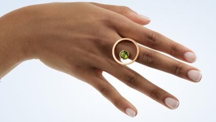 Angela Hübel Schatzinsel mit Peridot Damenring Roségold – Ringe Ring mit Besatz aus 750 Rotgold. – Ansicht 2
