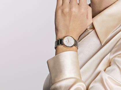 Rado Centrix Diamonds Automatik Edelstahl Roségold-PVD 30,5mm weißes Zifferblatt Metallband – Damenuhren Uhr mit Datum aus Edelstahl, Keramik und PVD beschichtet. Das Gehäuse ist rund und roségold. Das Keramikarmband ist grau. Das Zifferblatt ist ein Index in weiß. – Ansicht 6
