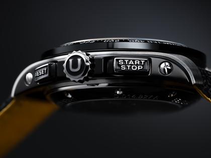 Union Glashütte Belisar Chronograph Sport Automatik Edelstahl Schwarz-DLC 43mm schwarzes Zifferblatt schwarzes Lederband – Herrenuhren Chronograph aus DLC beschichtet, Edelstahl und Leder. Das Gehäuse ist rund und silber. Das Lederarmband ist schwarz. Das Zifferblatt ist arabisch Index und schwarz. – Ansicht 6