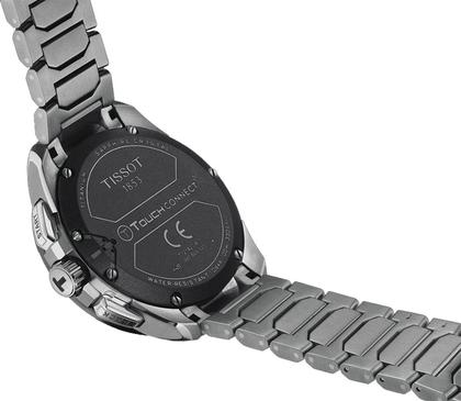 Tissot T-Touch Connect Solar Titanium rotes Silikonband – Herrenuhren Chronograph aus Titan. Das Gehäuse ist rund und silber. Das Kautschuk / Kunststoff / Silikon Armband ist rot. Das Zifferblatt ist digital und schwarz. – Ansicht 2
