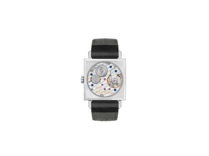 Nomos Glashütte Tetra 27 Weiss Handaufzug Edelstahl 27mm weißes Zifferblatt schwarzes Lederband Glasboden – Damenuhren Uhr ohne Datum aus Edelstahl und Leder. Das Gehäuse ist quadratisch und silber. Das Lederarmband ist schwarz. Das Zifferblatt ist arabisch Index und weiß. – Ansicht 2