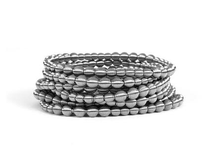 Armschmuck Armreif aus Edelstahl.