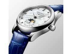 Longines Master Collection Automatik Edelstahl 34mm weißes Perlmutt-Zifferblatt mit Diamanten blaues Lederband – Damenuhren Uhr mit Datum aus Edelstahl und Leder. Das Gehäuse ist rund und silber. Das Lederarmband Kroko / Alligator ist blau. Das Zifferblatt ist ein Index in weiß. – Ansicht 4