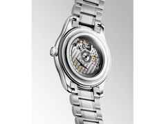 Longines Master Collection Automatik Edelstahl 41mm blaues Zifferblatt Metallband – Herrenuhren Uhr mit Datum aus Edelstahl. Das Gehäuse ist rund und silber. Das Edelstahlarmband ist silber. Das Zifferblatt ist arabisch und blau. – Ansicht 4