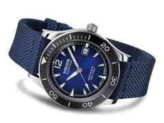 Union Glashütte Noramis Datum Sport Automatik Edelstahl 42mm blaues Zifferblatt Metallband und Textilband – Herrenuhren Uhr mit Datum aus Edelstahl und Keramik. Das Gehäuse ist rund und silber. Das Edelstahlarmband ist silber. Das Zifferblatt ist arabisch Index und blau. – Ansicht 4