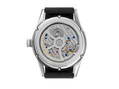 Nomos Glashütte Zürich Automatik Edelstahl 40mm weißes Zifferblatt schwarzes Lederband Glasboden – Herrenuhren Uhr ohne Datum aus Edelstahl. Das Gehäuse ist rund und silber. Das Lederarmband ist schwarz. Das Zifferblatt ist ein Index in weiß. – Ansicht 3