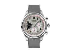 Union Glashütte Belisar Chronograph Automatik Edelstahl 44mm graues Zifferblatt graues Kautschukband – Herrenuhren Chronograph aus Edelstahl und Kautschuk. Das Gehäuse ist rund und silber. Das Kautschuk / Kunststoff / Silikon Armband ist grau. Das Zifferblatt ist arabisch und grau.