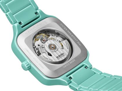 Rado True Square Open Heart Automatik Keramik 38mm türkises Zifferblatt türkises Keramikband – Herrenuhren Uhr ohne Datum aus Keramik, rhodiniert und Titan. Das Gehäuse ist quadratisch. Das Keramikarmband ist türkis. Das Zifferblatt ist skelettiert und türkis. – Ansicht 4