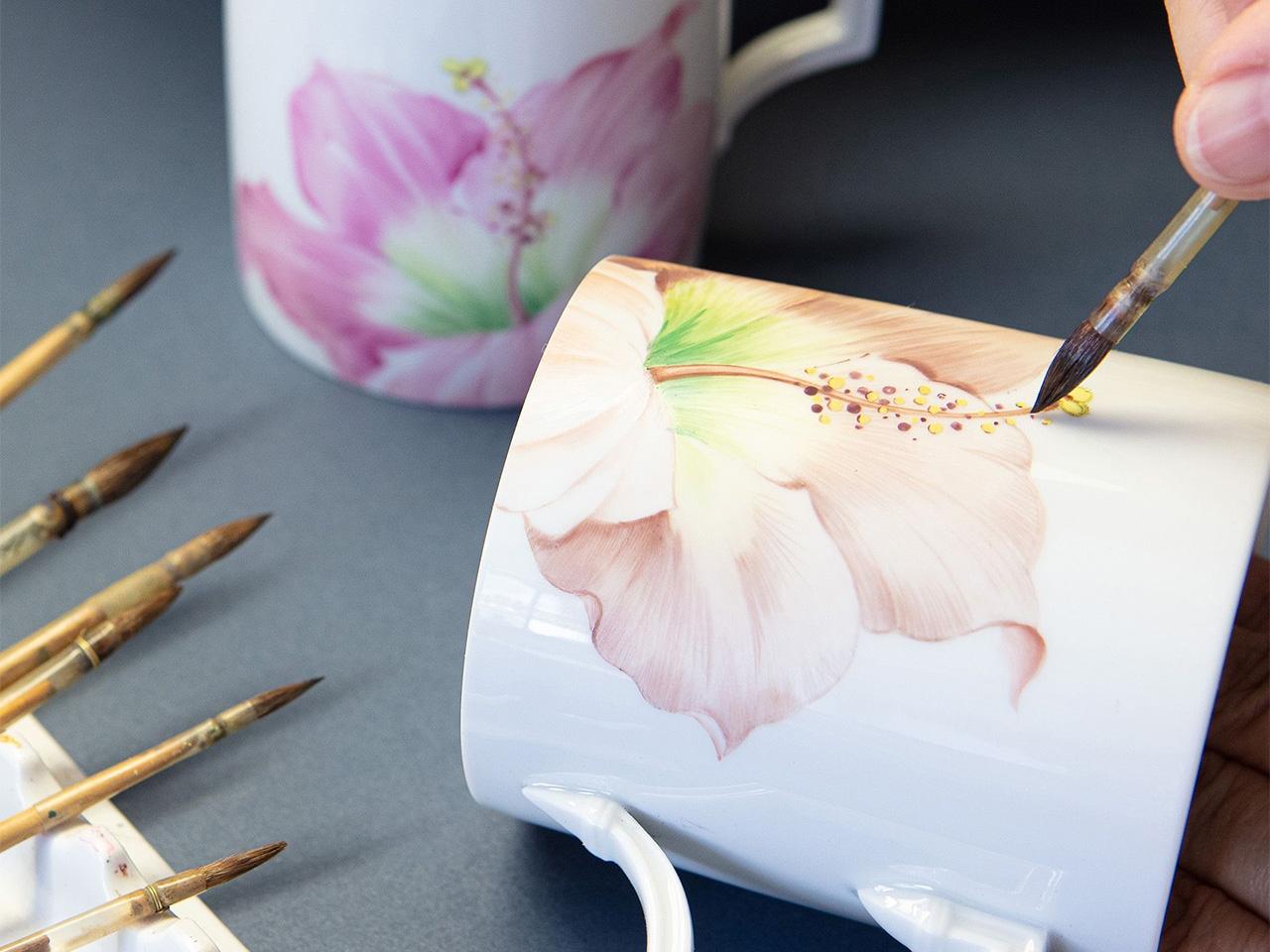 Meissen MUG Collection Henkelbecher "Giant Bloom Hibiskus" – Porzellanwaren Tafelporzellan in weiß und aus Porzellan. – Ansicht 4