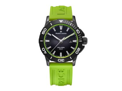 Maurice Lacroix Pontos S Solar Date Limited Edition Quarz Edelstahl 42mm schwarzes Zifferblatt grünes Kautschukband – Herrenuhren Uhr mit Datum aus Aluminium, DLC beschichtet, Edelstahl und Kautschuk. Das Gehäuse ist rund und silber. Das Kautschuk / Kunststoff / Silikon Armband ist grün. Das Zifferblatt ist ein Index in schwarz.
