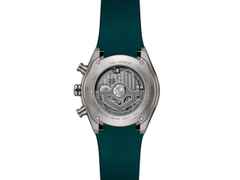 TAG Heuer Carrera Chronograph Extreme Sport Twin Time Automatik Titan 44mm skelettiertes Zifferblatt grünes Kautschukband – Herrenuhren Chronograph aus Kautschuk, Keramik und Titan. Das Gehäuse ist rund und silber. Das Kautschuk / Kunststoff / Silikon Armband ist grün. Das Zifferblatt ist skelettiert und grün. – Ansicht 3