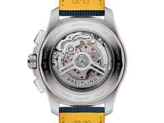 Breitling Avenger B01 Chronograph 44 Automatik Edelstahl blaues Zifferblatt dunkelblaues Lederband – Herrenuhren Chronograph aus Edelstahl und Leder. Das Gehäuse ist rund und silber. Das Lederarmband ist blau. Das Zifferblatt ist ein Index in blau. – Ansicht 3