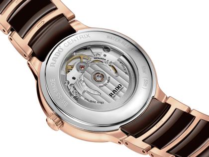 Rado Centrix Diamonds Automatik Edelstahl Roségold-PVD 39,5mm braunes Zifferblatt mit Brillanten Metallband – Herrenuhren Uhr mit Datum aus Edelstahl, Keramik und PVD beschichtet. Das Gehäuse ist rund und roségold. Das Keramikarmband ist braun. Das Zifferblatt ist ein Index in braun. – Ansicht 4