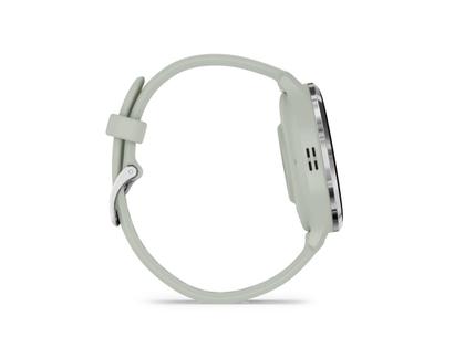 Garmin Venu 3S faserverstärktes Polymer salbeigrau 41mm salbeigraues Kautschukband – Herrenuhren Uhr Multifunktion aus Edelstahl, Kautschuk und Kunststoff. Das Gehäuse ist rund und grün. Das Kautschuk / Kunststoff / Silikon Armband ist grün. Das Zifferblatt ist digital und schwarz. – Ansicht 6