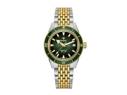 Rado Captain Cook Automatik Edelstahl Gelbgold-PVD 39mm grünes Zifferblatt Metallband – Herrenuhren Uhr mit Datum aus Edelstahl, Keramik und PVD beschichtet. Das Gehäuse ist rund und silber. Das Edelstahlarmband ist silber-gelbgold. Das Zifferblatt ist ein Index in grün.