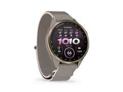 Garmin Approach S72 Titan Grau-DLC 43mm digitales Display graues Textilband – Herrenuhren Uhr Multifunktion aus Keramik und Kunststoff. Das Gehäuse ist rund und grau. Das Textilarmband ist grau. Das Zifferblatt ist digital und schwarz. – Ansicht 5