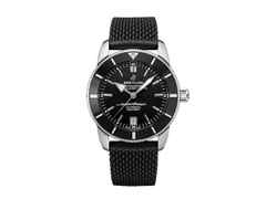 Breitling Superocean Heritage B20 Automatic 42 Edelstahl schwarzes Zifferblatt schwarzes Kautschukband – Herrenuhren Uhr mit Datum aus Edelstahl. Das Gehäuse ist rund und silber. Das Kautschuk / Kunststoff / Silikon Armband ist schwarz. Das Zifferblatt ist ein Index in schwarz.