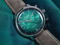 Glashütte Original Sixties Chronograph Automatik Edelstahl 42mm grünes Zifferblatt braunes Lederband – Herrenuhren Chronograph aus Edelstahl. Das Gehäuse ist rund und silber. Das Lederarmband ist braun. Das Zifferblatt ist arabisch Index und grün. – Ansicht 9