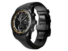 Porsche Design Custom Built Timepieces Watchmakers Choice "SpeedGelb" Chronograph Automatik Titan Schwarz 42mm schwarzes Zifferblatt schwarzes Lederband – Herrenuhren Chronograph aus Edelstahl, Leder, Titan und Titancarbid beschichtet. Das Gehäuse ist rund und schwarz. Das Lederarmband ist schwarz. Das Zifferblatt ist ein Index in schwarz. – Ansicht 2